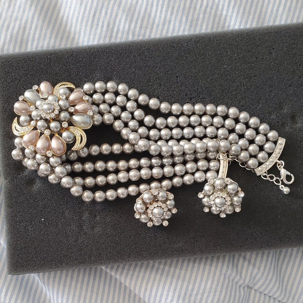 Necklace & Earrings
